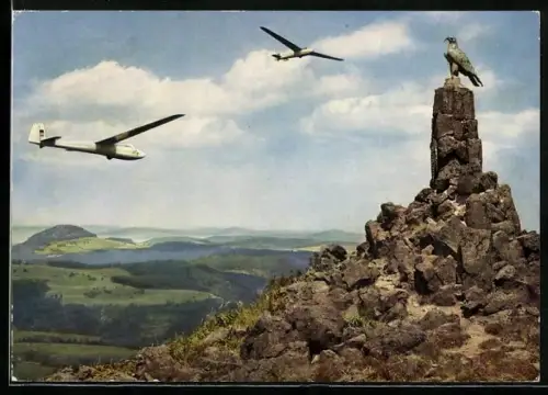 AK Wasserkuppe, Segelflieger über dem Fliegerdenkmal
