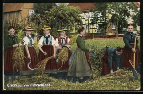 AK Frauen bei Feldarbeit, hessische Tracht