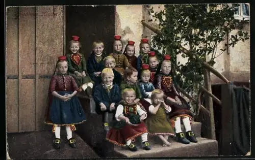 AK Schwälmer Kinder in Trachten
