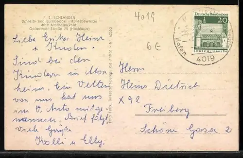 AK Monheim a. Rh., Figur im Park, Strassenpartie mit VW Käfer