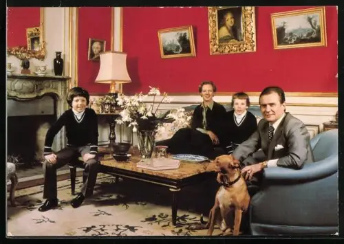 AK die königliche Familie von Dänemark auf Schloss Amalienborg