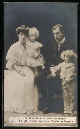 AK L.L.M.M. le Roi et la Reine des Belges et LL.AA.RR. Princes Leopold et Charles de Belgique