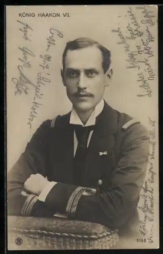 AK König Haakon von Norwegen in Marineuniform
