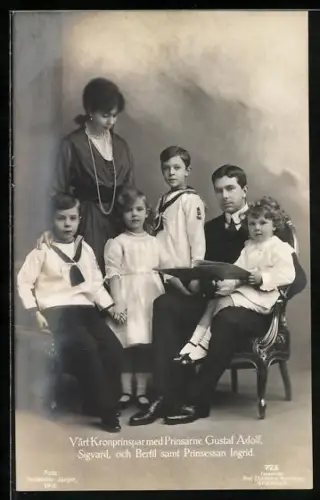 AK Var Kronprinsessa von Schweden med Prinsarne Gustav Adolf, Sigvard och Bertil samt Prinsessan Ingrid