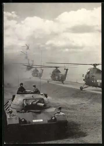 AK Panzer und Hubschrauber der Deutschen Bundeswehr im Einsatz