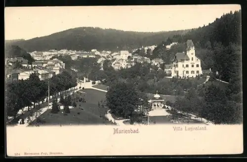 AK Marienbad, Villa Luginsland mit Anlagen u. Ortsblick