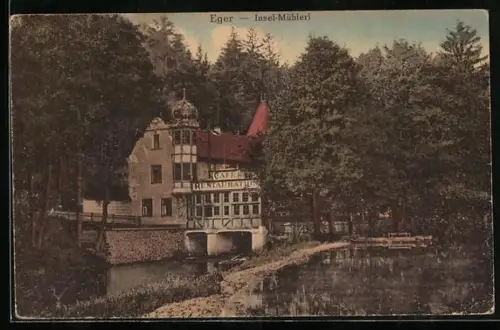 AK Eger, Gasthaus Insel-Mühlerl vom Wasser aus
