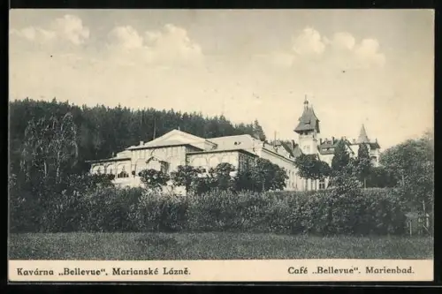AK Marienbad, Cafe Bellevue, Ansicht von einer Wiese