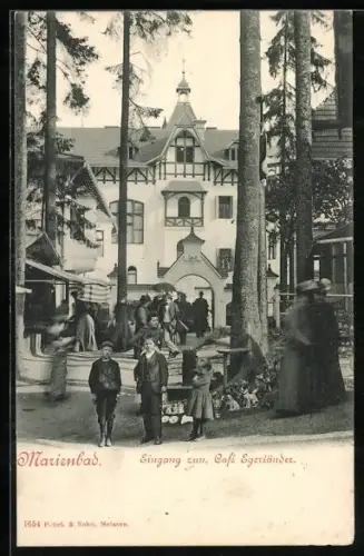 AK Marienbad, Cafe Gasthaus Egerländer, Personen am Eingang
