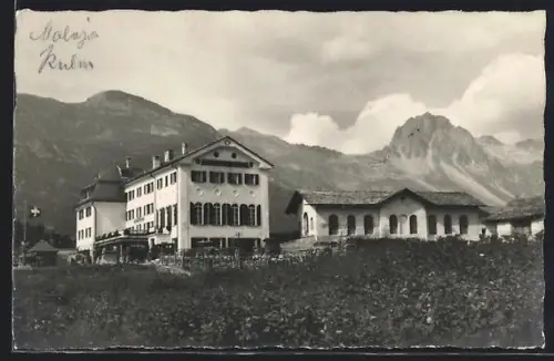 AK Maloja, Hotel Maloja-Kulm mit Berggipfeln im Hintergrund