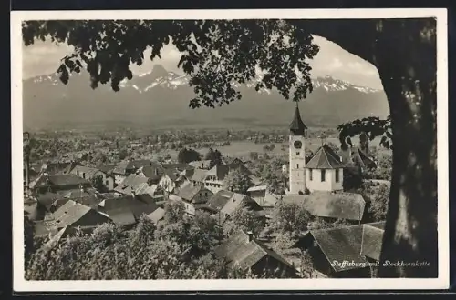 AK Steffisburg, Teilansicht mit Kirche, Blick zur Stockhornkette