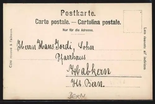 Foto-AK Bern, Strassenpartie mit Denkmal und Turm