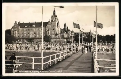 AK Kolberg, Strandpartie mit Hotel Kurhaus Strandschloss