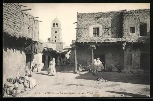 AK Tolga, La Mosquée, Männer gehen in die Moschee