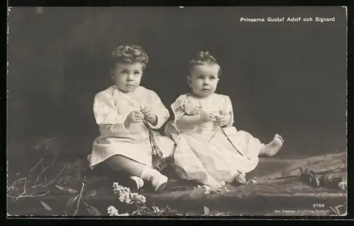 AK Die Prinzen Gustaf Adolf und Sigvard als kleine Jungen
