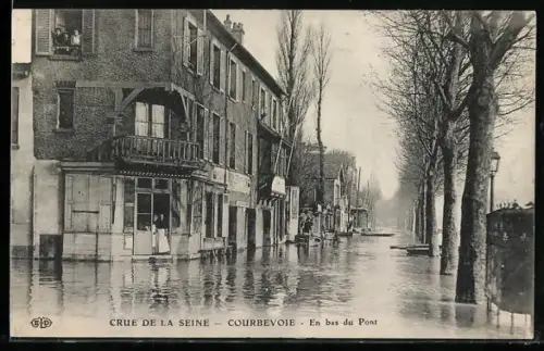 AK Courbevoie, Crue de la Seine 1910, En bas du Pont, Hochwasser