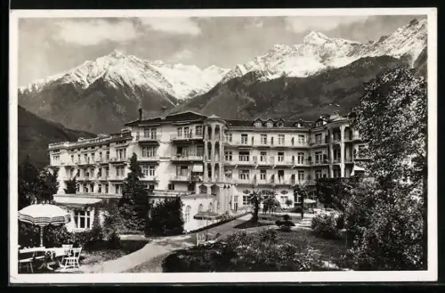AK Merano-Maia Alta, Parc Hotel vor schneebedeckten Bergen