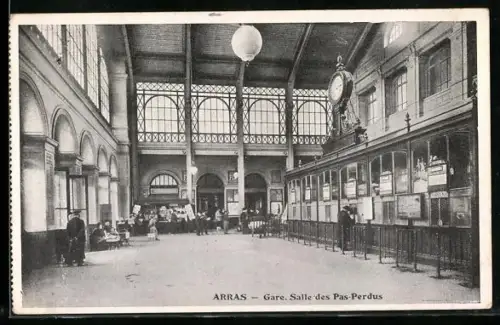 AK Arras, Innenansicht des Bahnhofs, Salle des Pas-Perdus