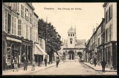 AK Vouziers, Rue Chancy, Leipziger-Strasse mit Kirche