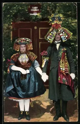 AK Hessen, Trachten, ein Schwälmer Brautpaar im Hochzeitsstaat