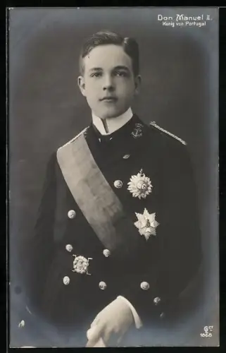 AK Don Manuel II., König von Portugal, Portrait in Uniform