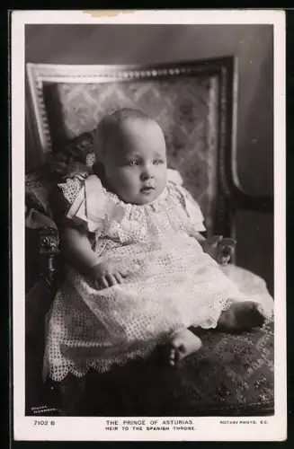 AK Portrait Prinz von Asturien als Kind im Kleid