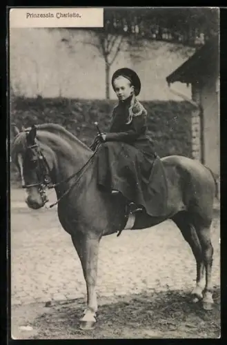 AK Prinzessin Charlotte von Luxemburg auf ihrem Pferd