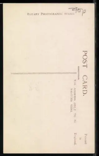 AK H. M. The Queen Of Portugal mit Rüschenkleid