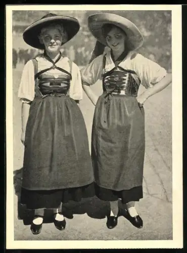 AK 2 Osttirolerinnen in Tracht