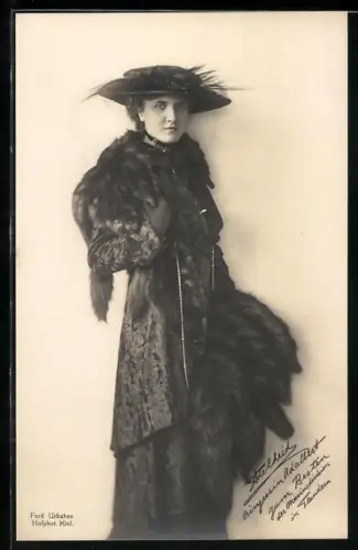 Foto-AK Portrait Prinzessin Adelheit von Preussen mit Hut