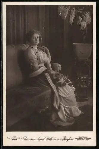 AK Prinzessin August Wilhelm von Preussen leicht Bekleidet mit Rose