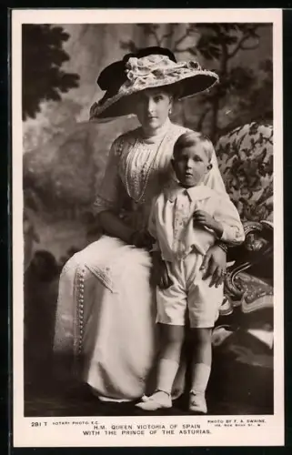 AK Königin Victoria von Spanien und der Prinz von Asturien