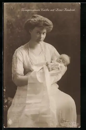 AK Kronprinzessin Cecilie mit Prinz Friedrich Georg als Baby
