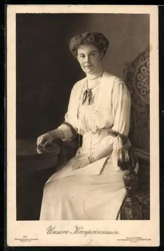AK Unsere Kronprinzessin Cecilie am Tisch