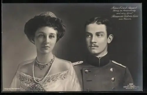 AK Herzog Ernst August von Braunschweig mit seiner Gattin Victoria Luise