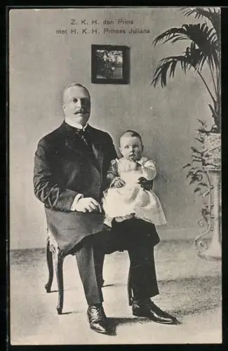 AK Z. K. H. den Prins von den Niederlanden met H. K. H. Prinses Juliana