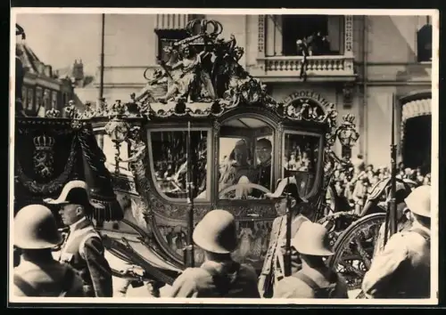 AK `s Gravenhage, Doopplechtigheid 1938 in de Groote Kerk, Königspaar von den Niederlanden