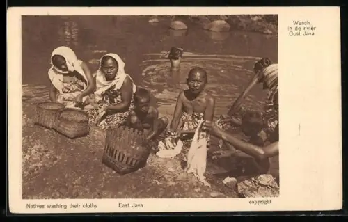AK Java, Waschfrauen und Kinder waschen ihre Sachen im Fluss