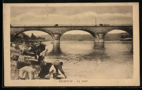 AK Remich, Le pont, Waschfrau
