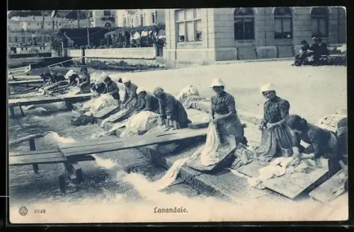 AK Riva del Garda, Waschfrauen am Ufer, Lavandaie