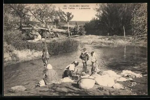 AK Oudja, Sidi-Yahia, Laveuses, Waschfrau