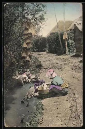 AK Waschfrau beim Wäschewaschen an einem Bach