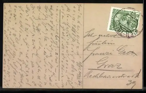 AK Dame richtet sich auf einem Schlitten sitzend den Strumpf