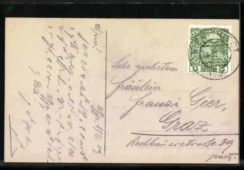 AK Dame hockt im Schnee auf einem Schlitten