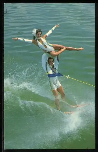 AK Cypress Gardens, FL, Paar bei einer Wasserski-Vorführung, Wassersport