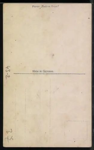 AK Frau im Badeanzug sitzt auf einem Fass