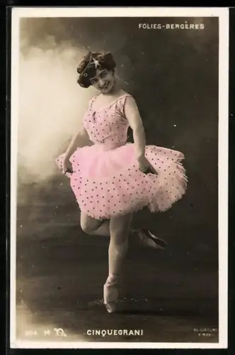 AK Eine hübsche Balletttänzerin im rosa Tutu