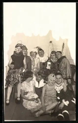 Foto-AK Gruppe in Kostümen zum Fasching 1926