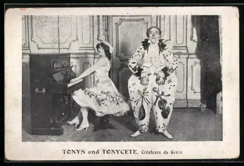 AK Tonys and Tonycete in Kostümen