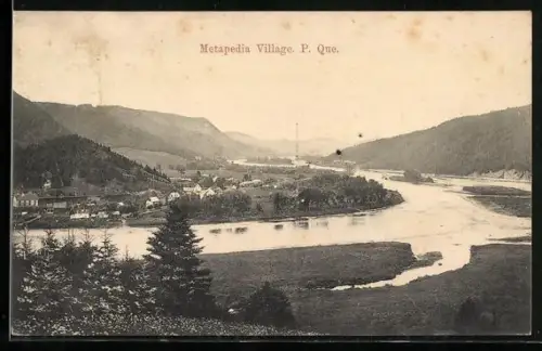 AK Metapedia Village /Que., General view of Metapedia on the river